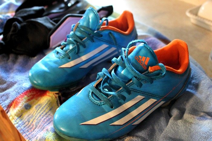 How To Clean And Get Rid Of The Odor Of Utilised Soccer Cleats How To Fix Smelly Soccer Cleats